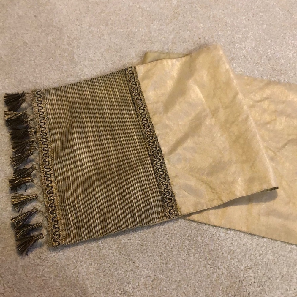 Table runner